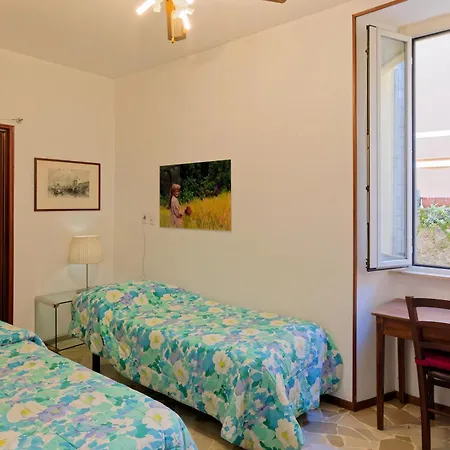 Loggia Degli Innocenti Laura - Flat In The Center And Near The With Two Bedrooms Apartment *