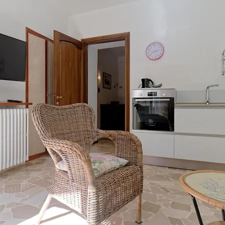 Loggia Degli Innocenti Laura - Flat In The Center And Near The With Two Bedrooms Apartment