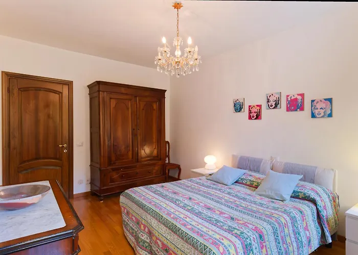 Loggia Degli Innocenti Laura - Flat In The Center And Near The With Two Bedrooms Appartement