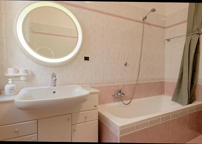 Appartement Loggia Degli Innocenti Laura - Flat In The Center And Near The With Two Bedrooms